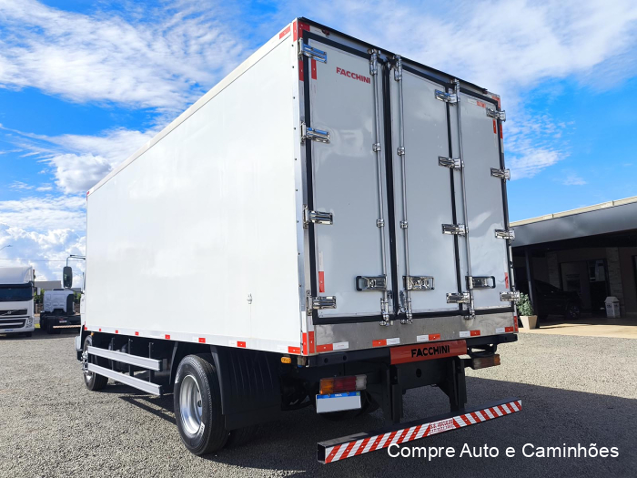 Mercedes-benz 1718 2011/2012 à venda em Catanduva