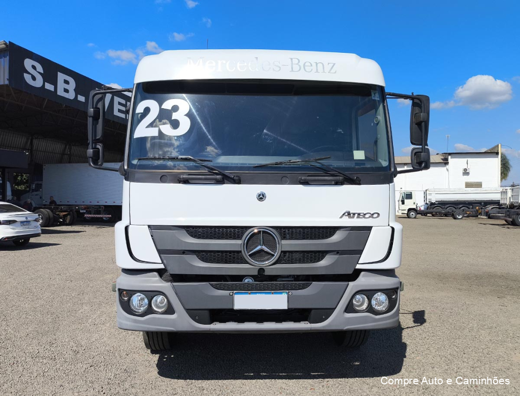 Mercedes-benz Atego 1719 2022/2023 à venda em Catanduva