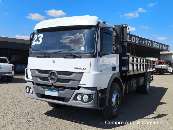 Mercedes-benz Atego 1719 2022/2023 à venda em Catanduva