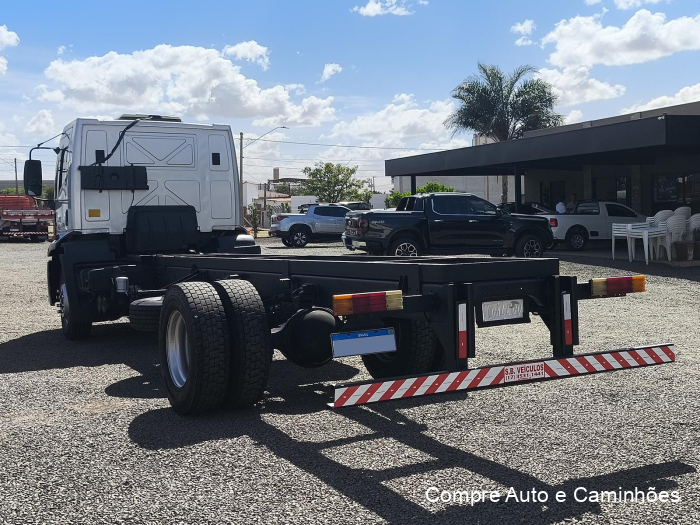Ford Cargo 1317 2011/2012 à venda em Catanduva