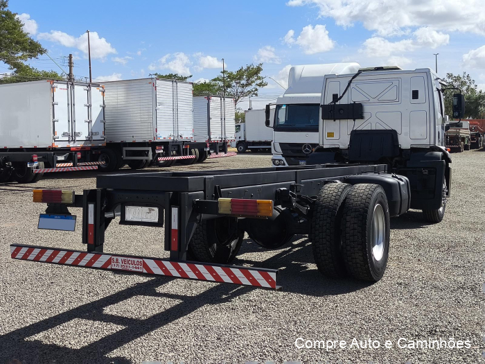 Ford Cargo 1317 2011/2012 à venda em Catanduva