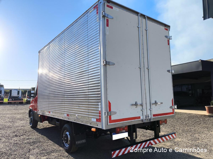 Iveco Daily 35-150cs 2020/2021 à venda em Catanduva