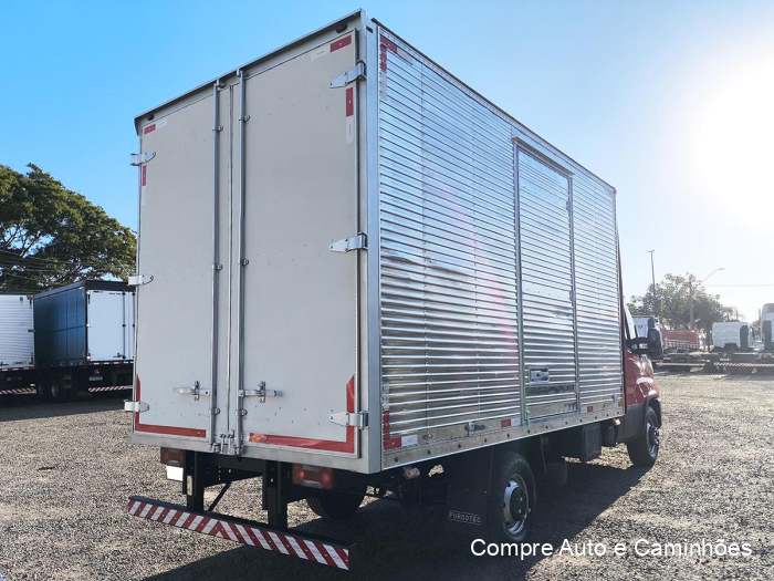 Iveco Daily 35-150cs 2020/2021 à venda em Catanduva